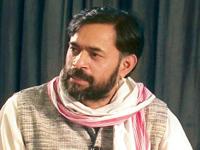 yogendra-yadav-removed-from-PAC